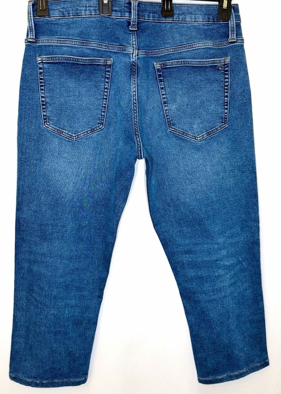 True Craft Athletic Fit Jeans Men’s 36x30 Jeans (Measures 36x26) Medium Wash